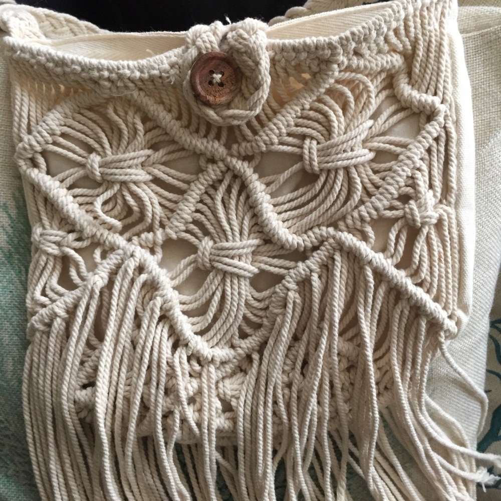 Billabong ivory macrame purse - Picture 2 of 6